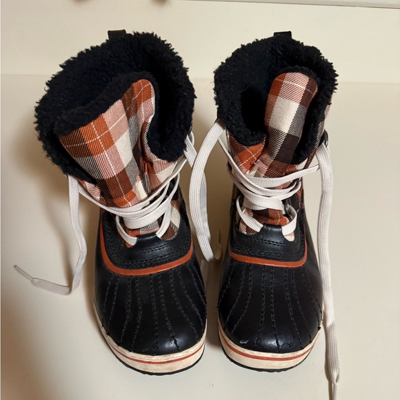 Sorel plaid Black Fuzzy Winter Boots orange fall autumn rain snow boot - Picture 1 of 6